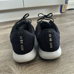 Nike Tennis Shoes - MISSING SOLES